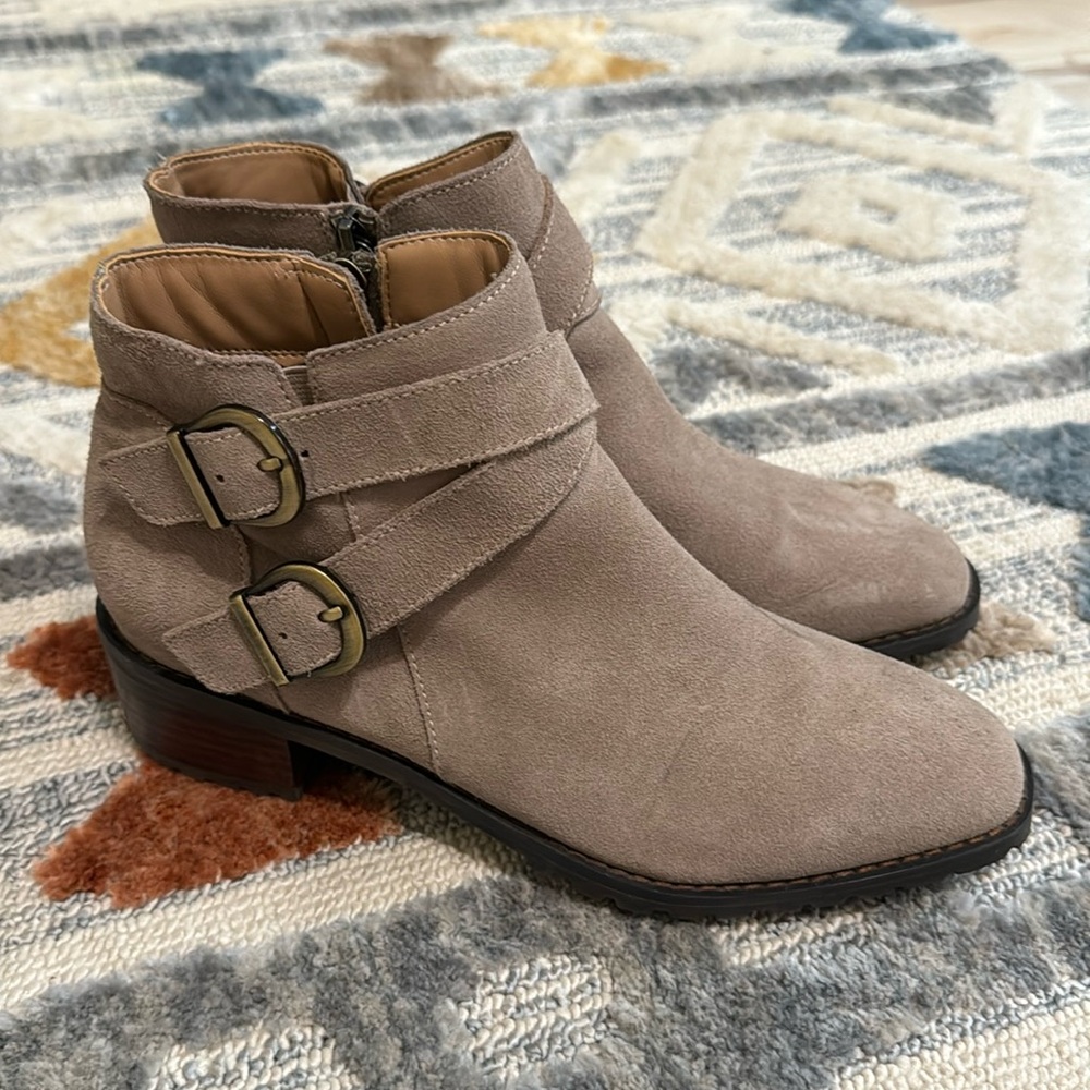 Blondo Shanna Waterproof Suede Ankle Booties Taupe Size 7.5